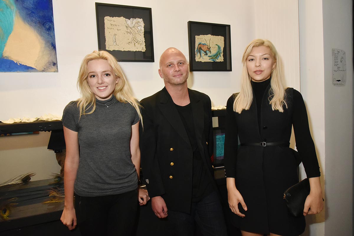 Romain Battaglia est venu aussi avec ses blondes lionnes Samantha Kelly, Elizaveta Oleshko