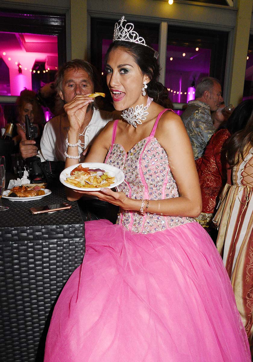 Abigail Lopez en Princesse Petit Poids a la frite