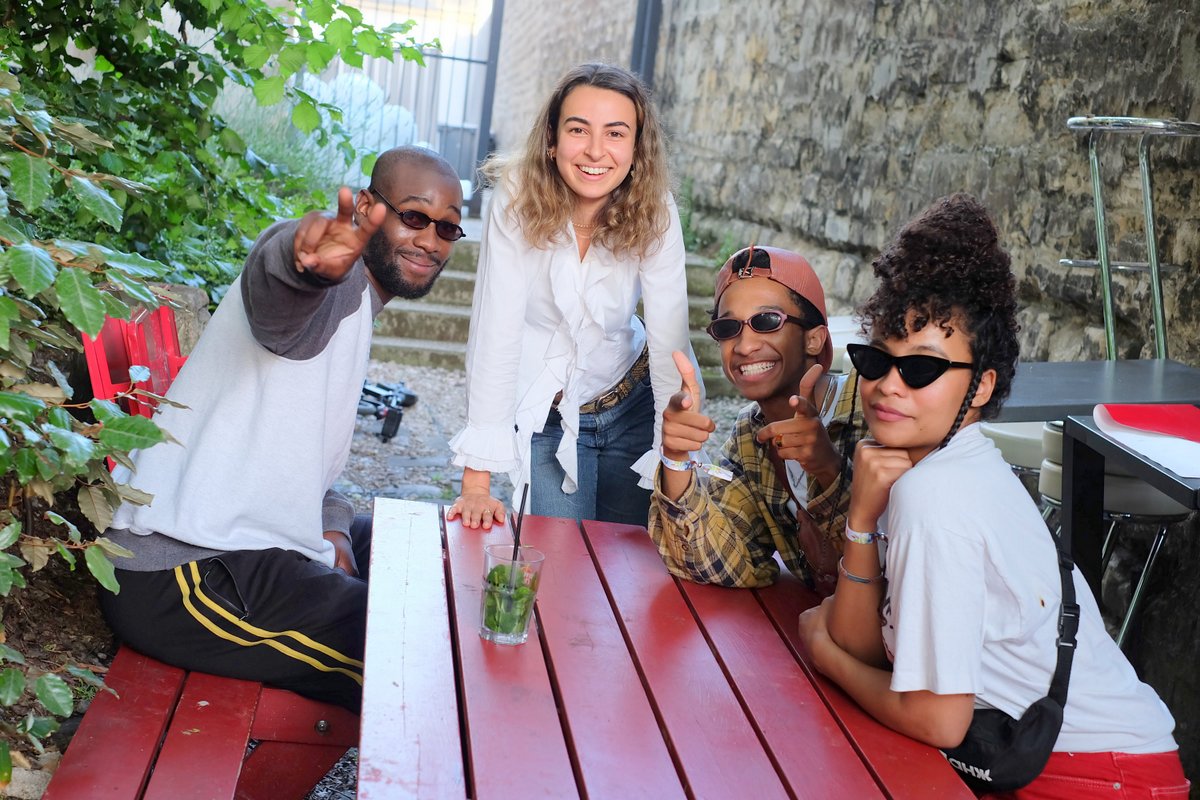 Danitsa et son crew avant de passer sur scène en mode Mojito