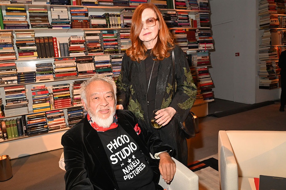 A la Librairie 7L (Lagerfeld) Davé a le soutien de la créatrice Martine Sitbon