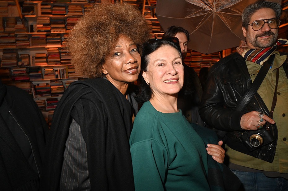 A la Librairie 7L (Lagerfeld) LaTop Mouna d'Yves Saint Laurent et et Paloma Picasso afficionada d'Yves Saint Laurent tandemment chez Davé !