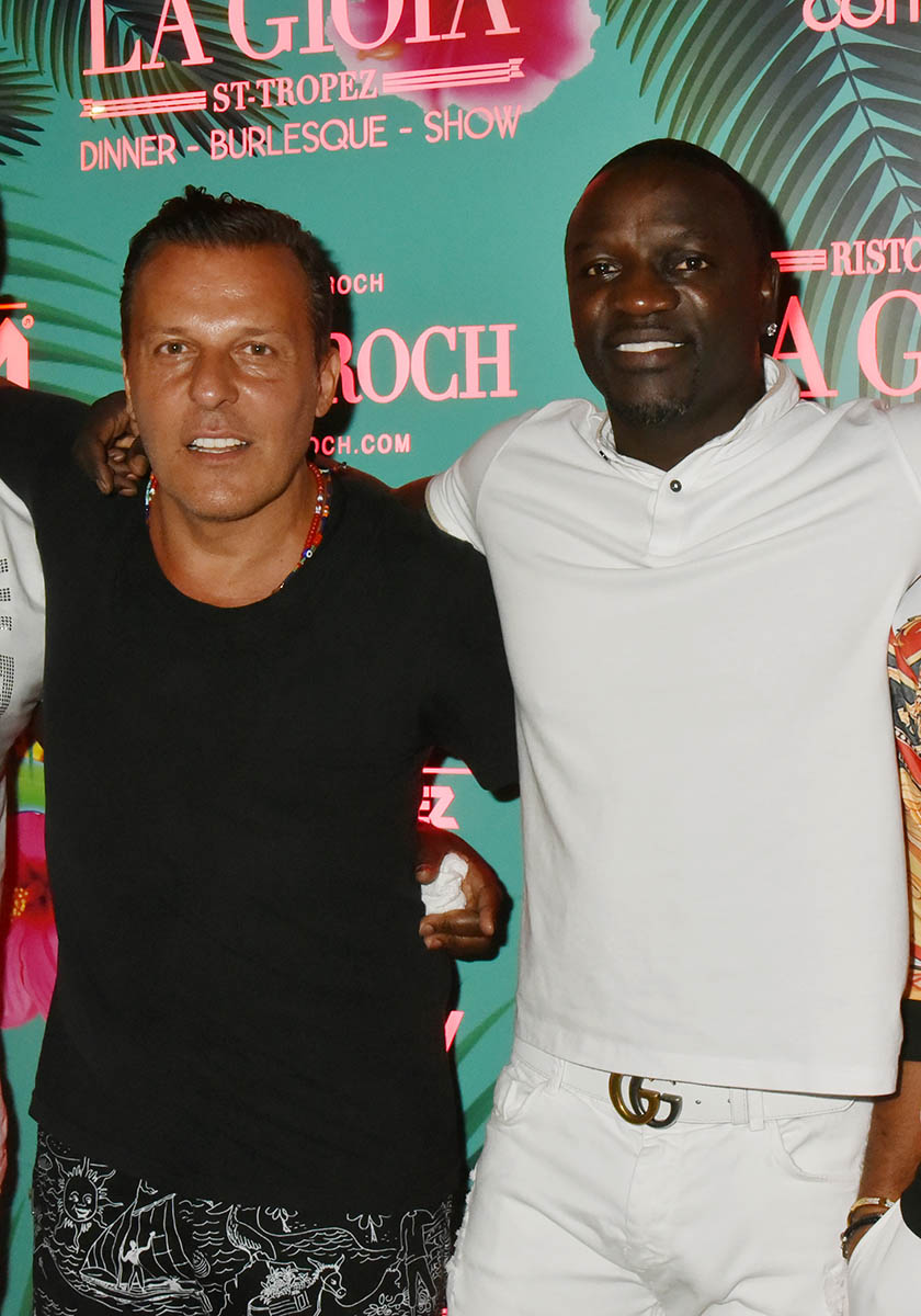 Akon et Jean Roch la joue en Black and white