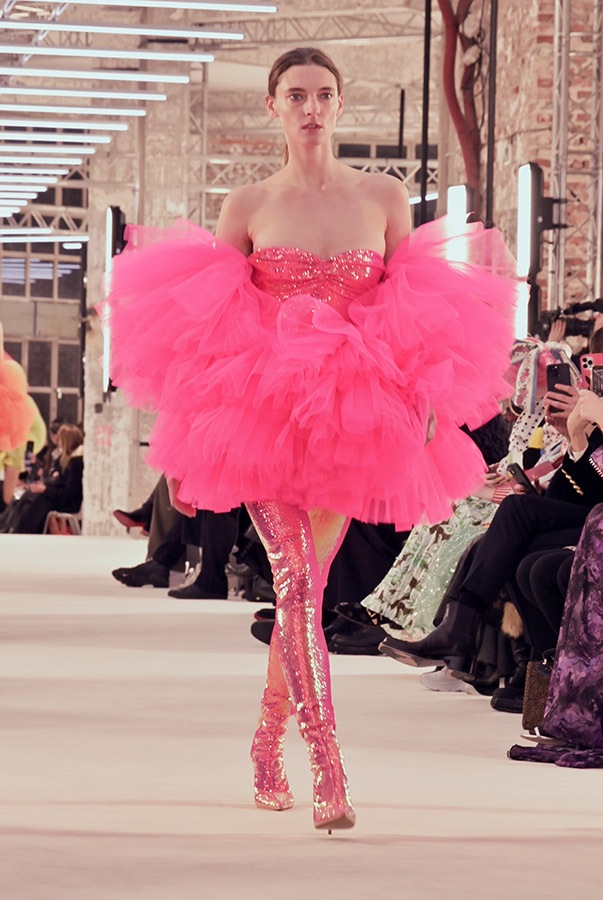 Un pink modele par Alexandre Vauthier