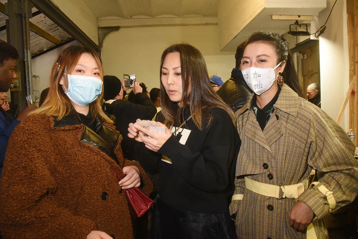 Alianna Liu entre fearless Fashion et Xiaofei Paris en mode avant gardiste