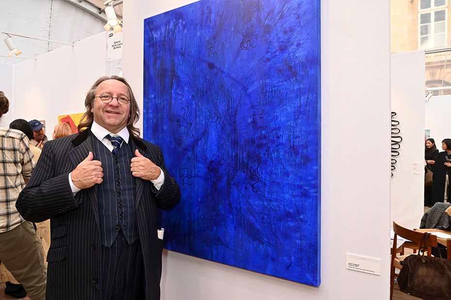 pour Bill Palot le bleu Klein est le meilleur  remède contre le  pallodisme