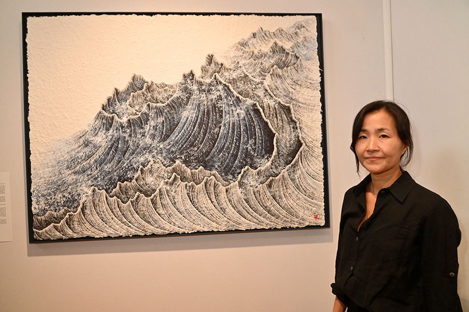 Lee Hyun Joung donne sa version à la vague Hokusa! disons c'est sa Hokusai Nouvelle vague