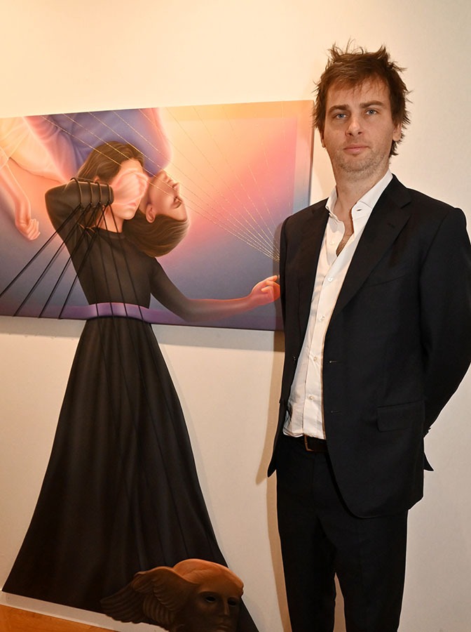 Guillaume Smets de Stems Gallery presente the travail d'une peintre iranienne  Arghavan Khosravi La mariée était en noir?