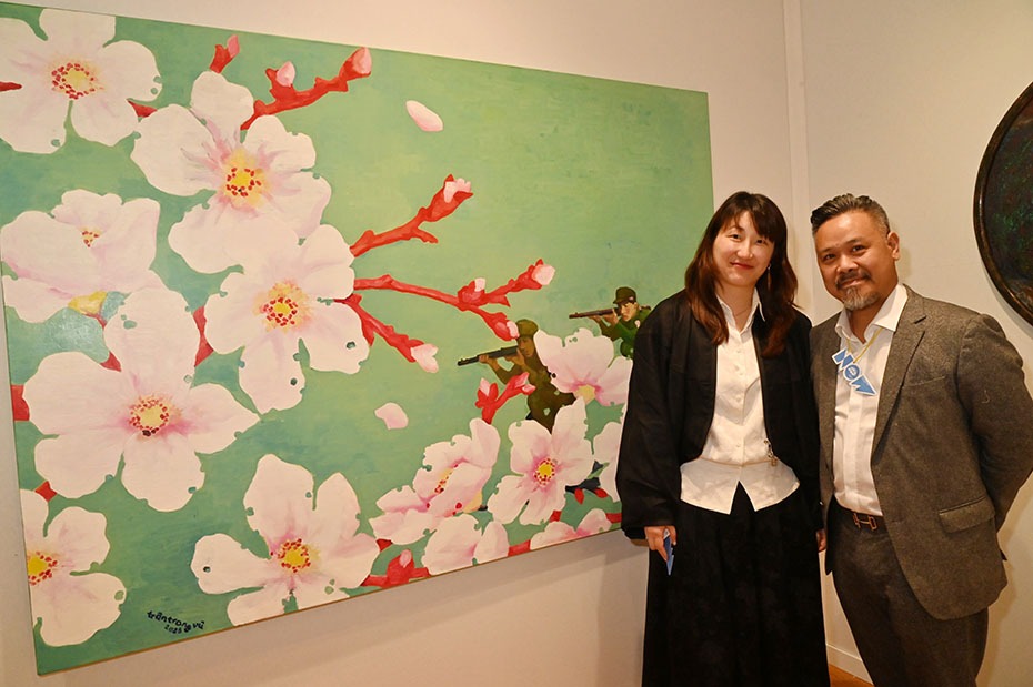 Les galeristes Ziwei Li Phuong et Anthony Phuong presente le travail de Tran Trong Vu un peintre vietnamien qui cartonne