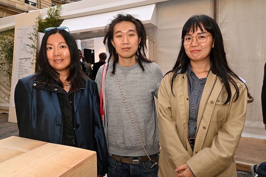 A la revolution neo culturelle Popu Léo Yeung et ses copines préfèrent la Pop revolution Cul pour faire plus court