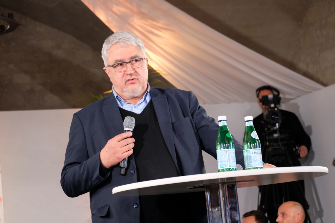Jean Pierre Poulain sociologue evoque la culture alimentaire francaise