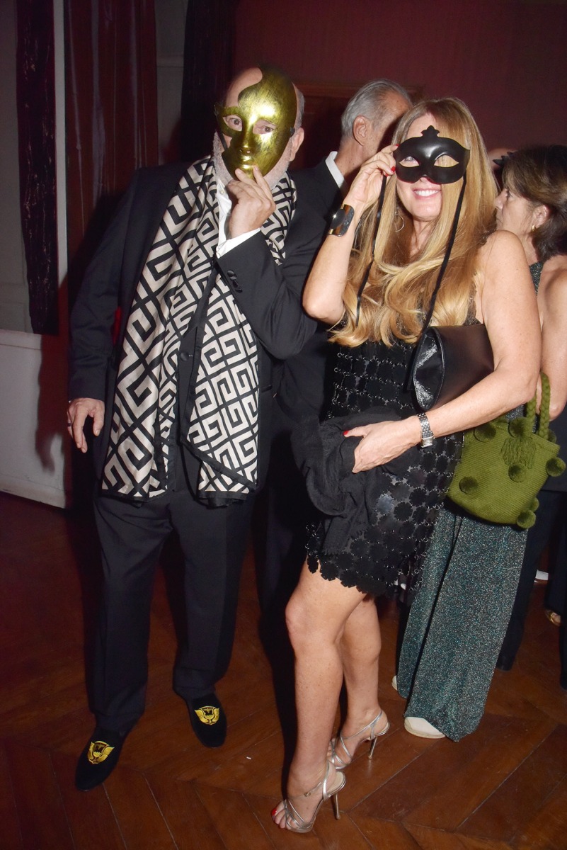 Je me demandais ou se cachait Marc Lambron et sa copine Delphine Marang impossible de les trouver