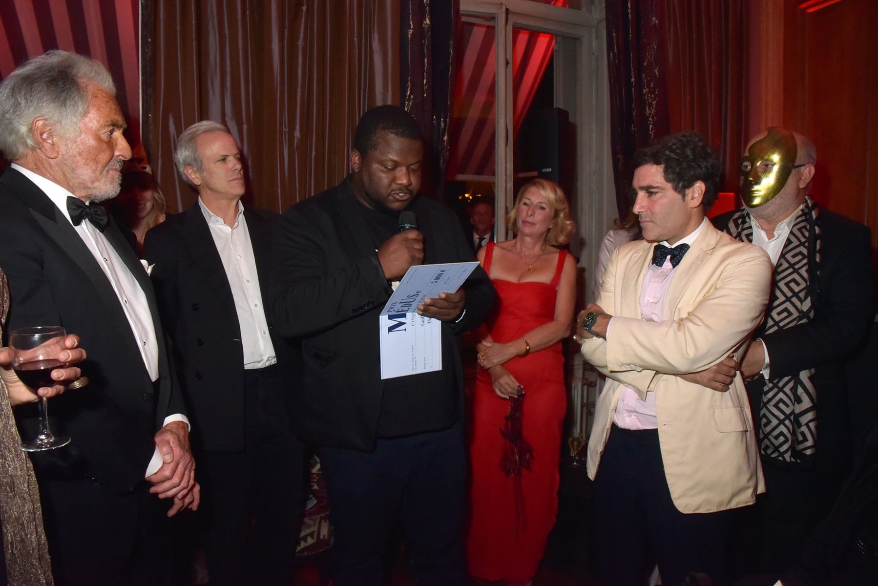 Devant Jean Paul Enthoven, Gaël Tchakaloff, Marc Lambron et le président David Frèche Thélyson Orélien remercie l'assistance
