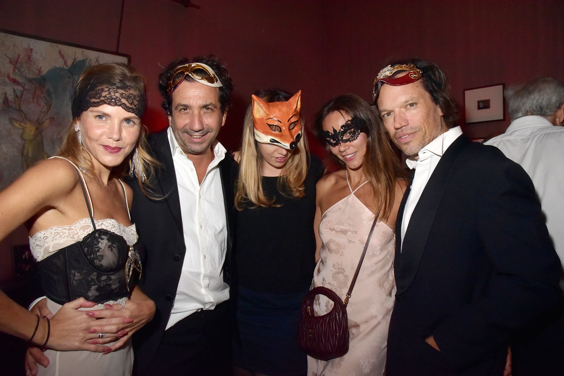 Voilà de jeunes gens chics Tatiana Verstraeten, Arthur Madrid, Savannah Nolan, Clementine Doat and Thibault de Montaigu