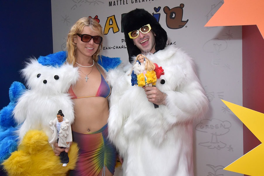 Les Barbies Jaydena De Martel and David Alber