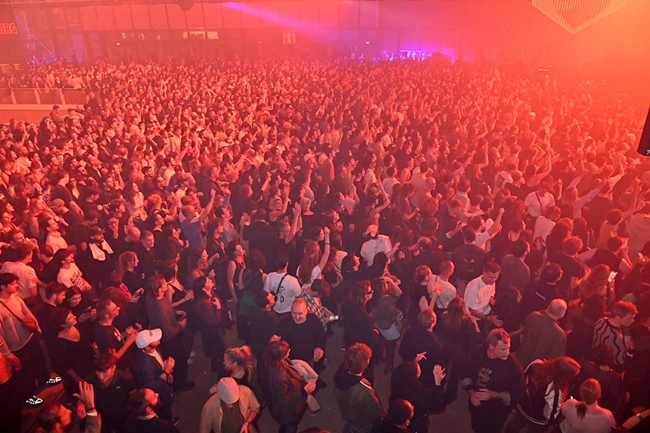 Ce soir à Beaubourg avec Pedro Winter aux manettes c 'est la marée rouge