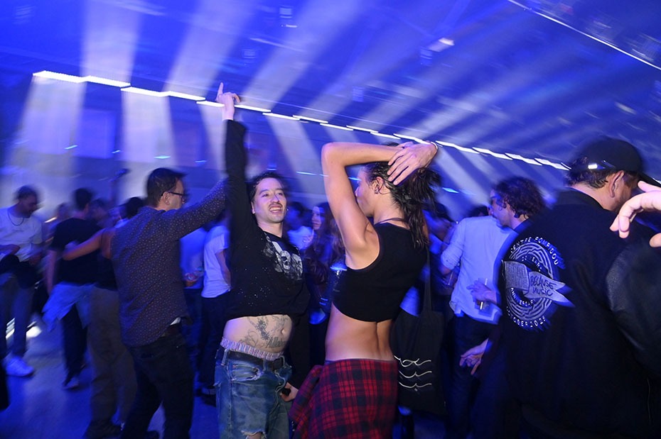 Pedro aux Platines on danse le Hoollie Goolie