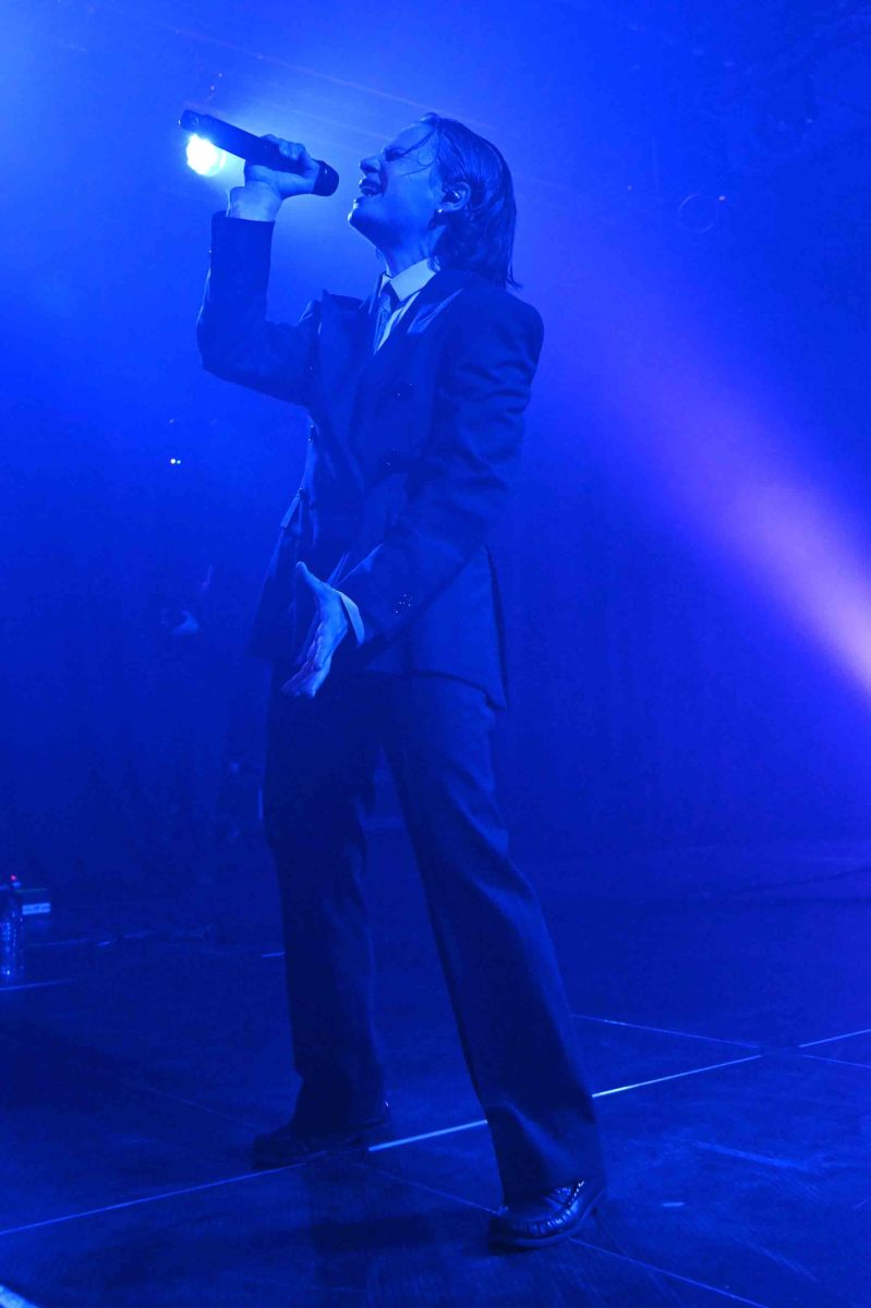 Christine et the Queens en plein concert sur 40 photos elle n'a validée que celle là : Alors Enjoty Tax PayersAlors