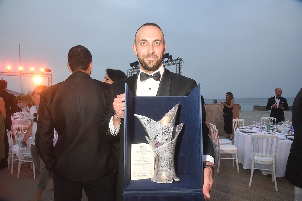 Lorenzo Giornelli a créé le trophée en céramique du Better World