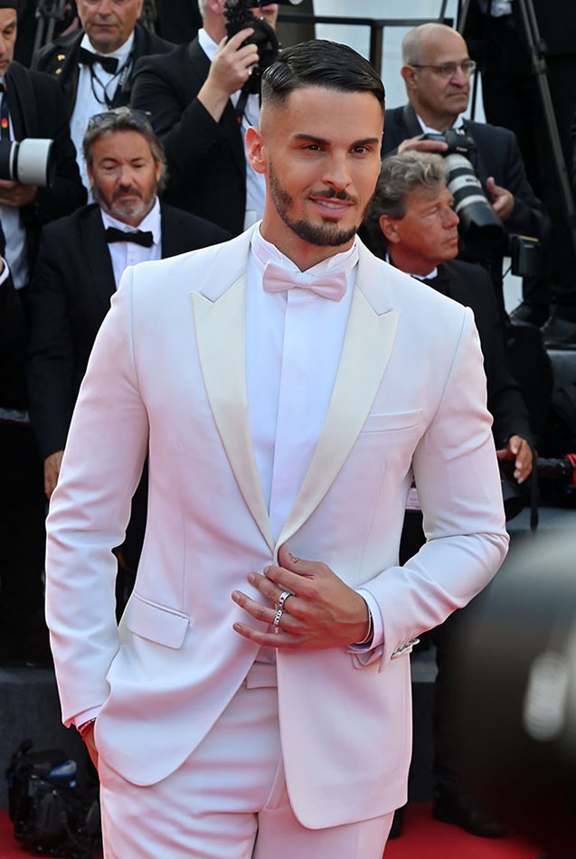 Baptiste Giabiconi en mode Premier communiant