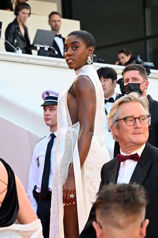 Lashana Lynch n'est pas une Bond girl mais bien une redoutable sexy 007
