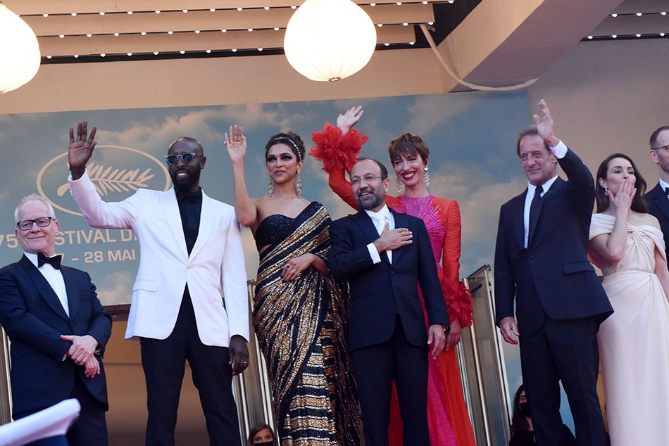 Peuple Cannois, Ladj Ly, Deepika Padukone, Asghar Farhadi, Rebecca Hall, Vincent Lindon, Noomi Rapace vous saluent
