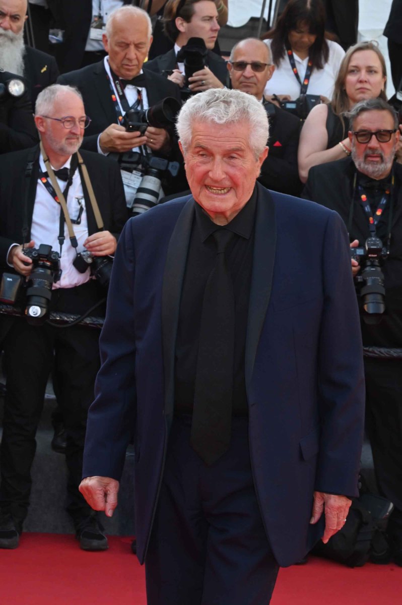 Claude Lelouch ur les Planches rouges de La Croisette