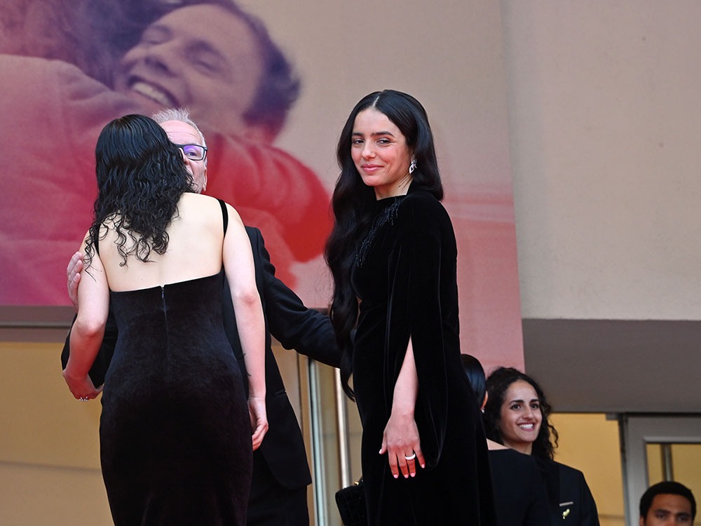 Hafsia Herzi au sommet on aperçoit même le sourire de son actrice Nadia Melliti Prix d'interprétation