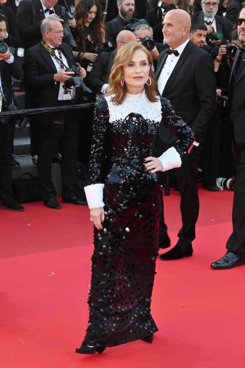 Isabelle Huppert tres sage en collégienne