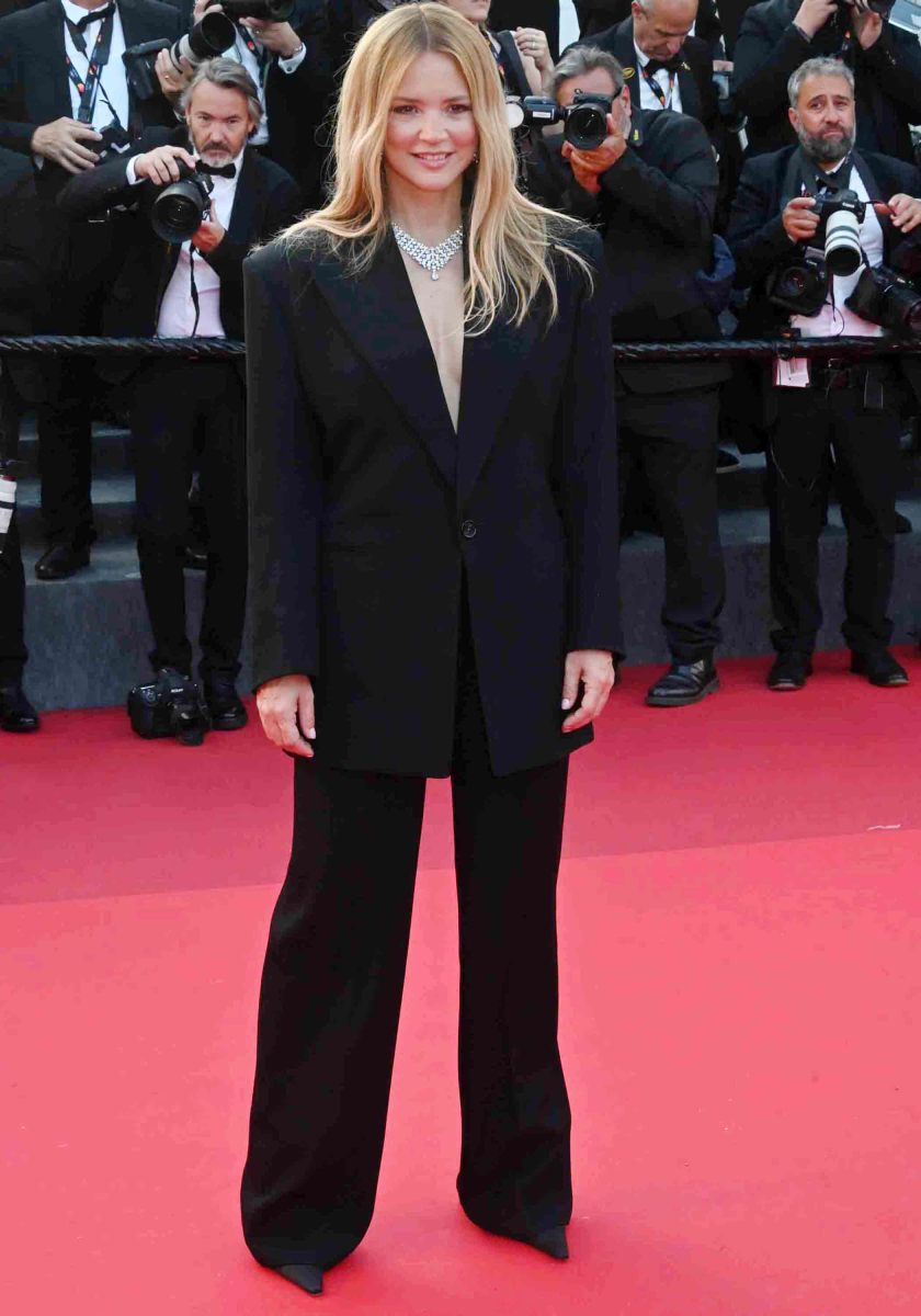 Prix d'interprétation féminine (ex-æquo) avec Tao Okamoto : Virginie Efira en plain pied !