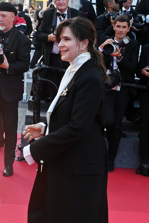 Juliette Binoche een Chevalier d'Eon st là
