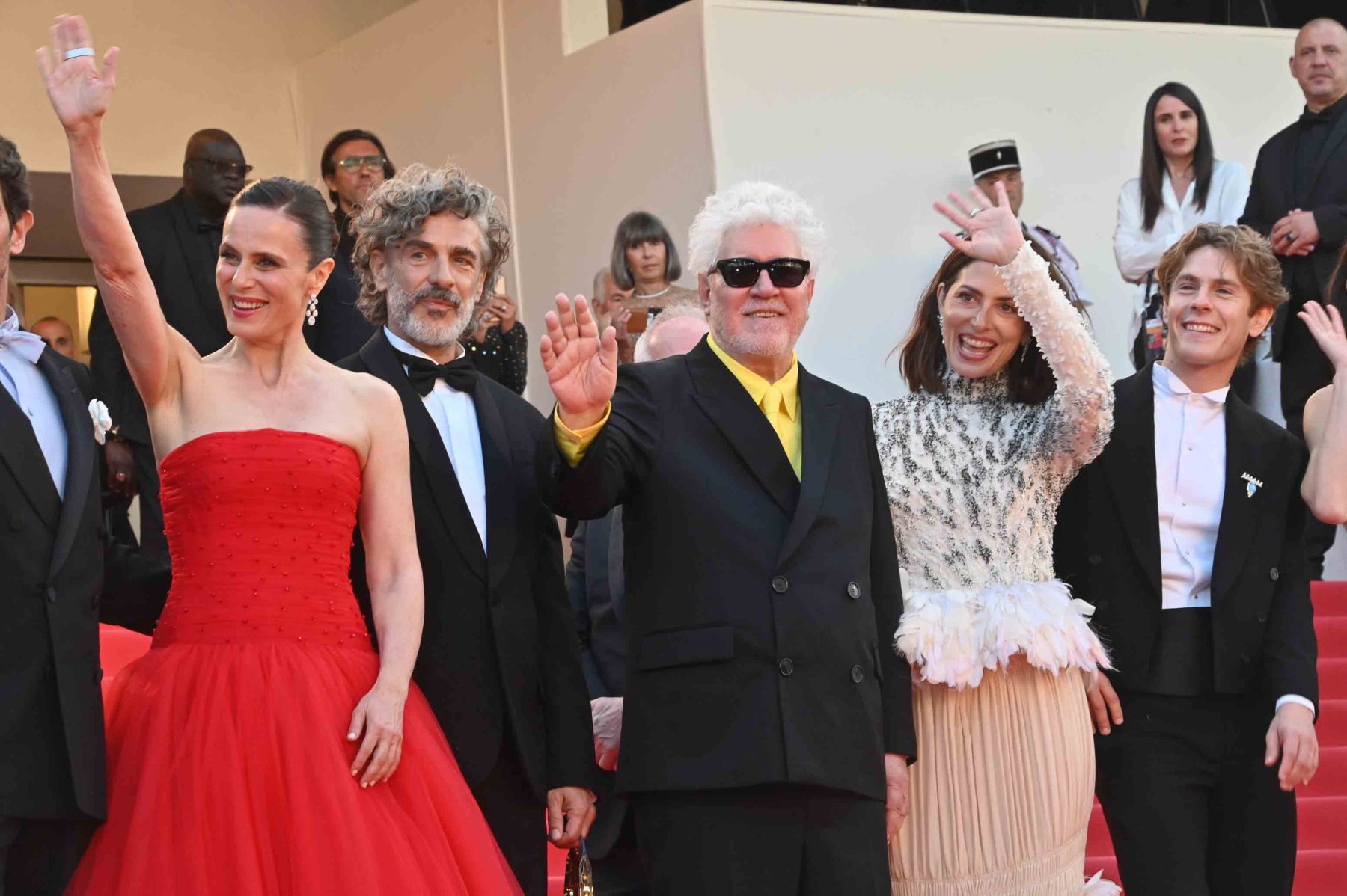 Allez Un ptit salut pour le peuple de Cannes sur la Droite !!çBárbara Lennie, Pedro Almodóvar, Milena Smit, Victoria Luengo, Patrick Criado