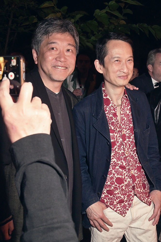 Le grand realisateur japonais Koré Eda et le realisateur Vietnamien de l'"Odeur de La Papaye Verte" Anh Hùng Trần
