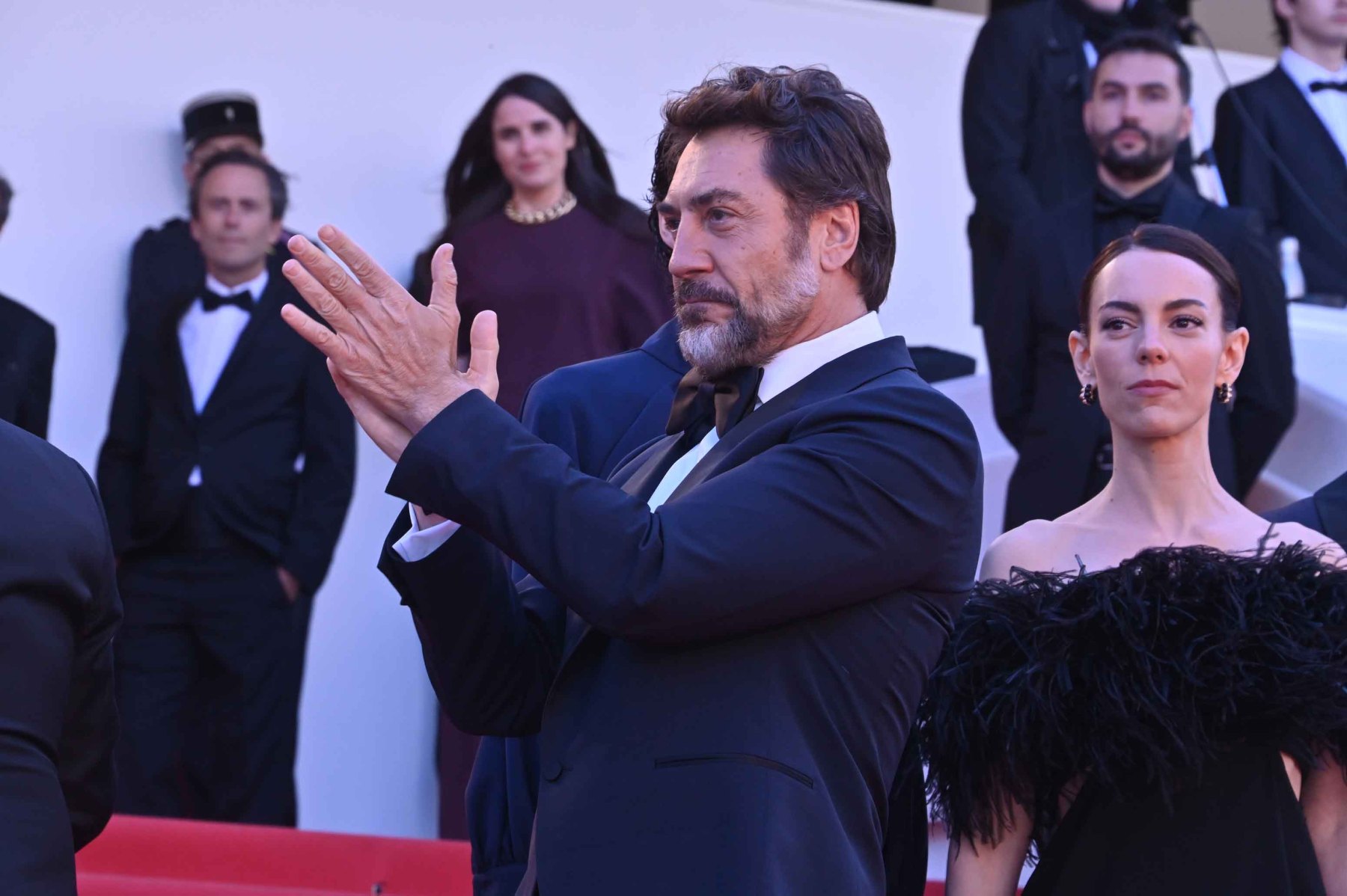 Javize Bardem fait un bref discours en Emoji classique !