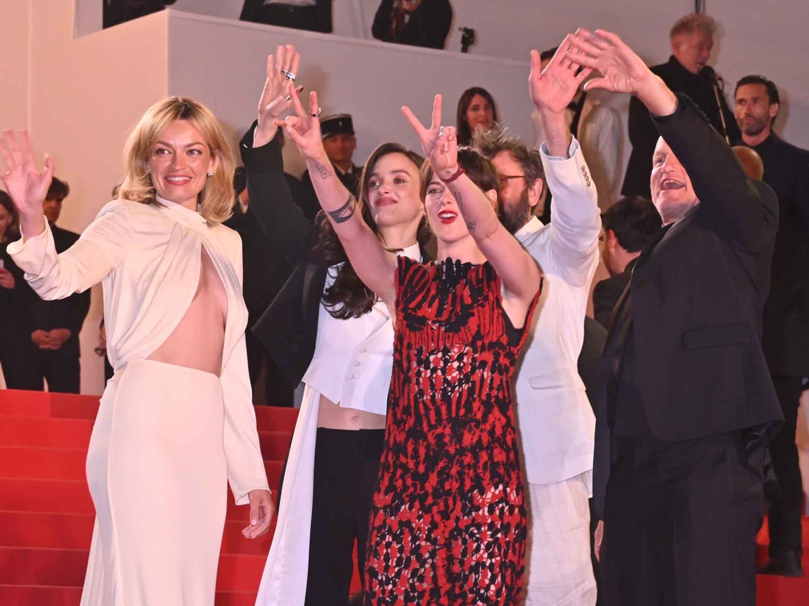 FULL PHIL red carpet Entre le public Cannois et Les Filles de Full Phil C'est du grand amour