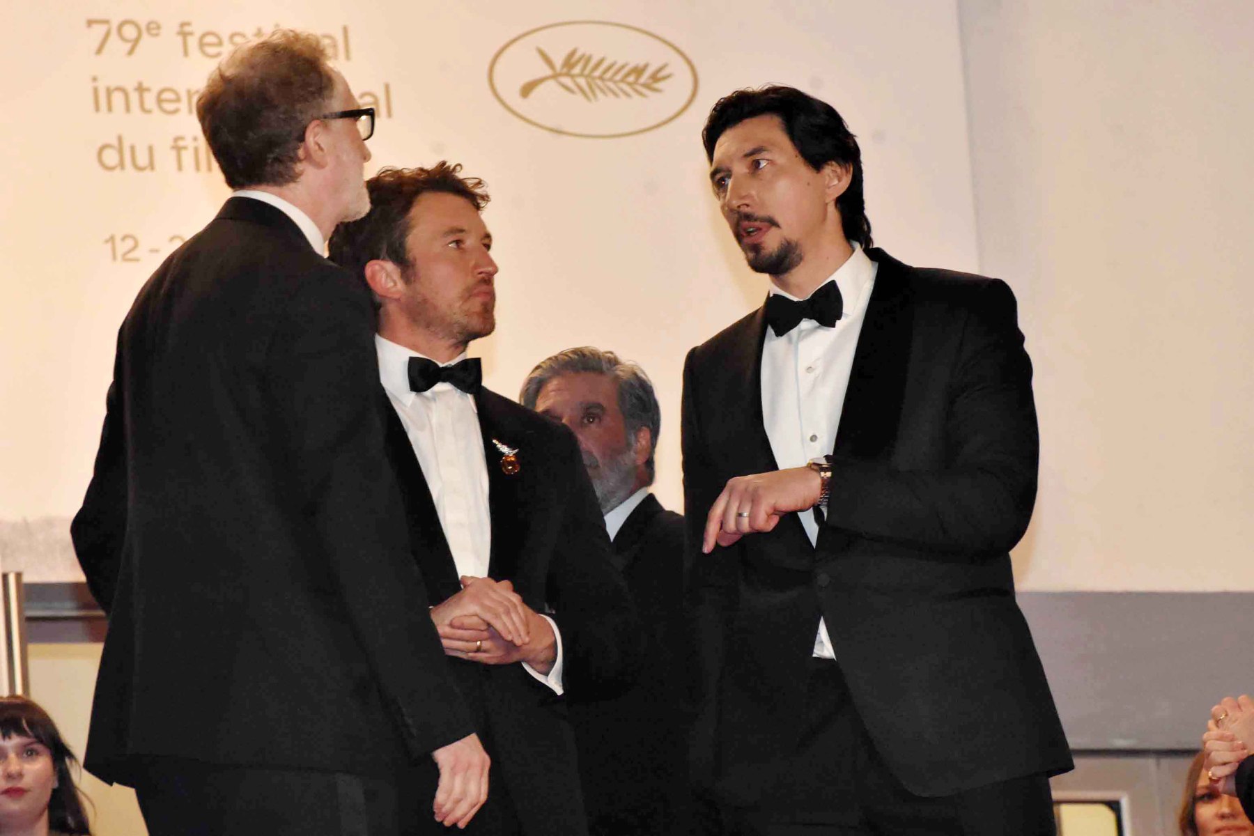 PAPER TIGER: James Gray Miles Teller, JAdam Driver, discutent tactique: "J"e rentre en premier et je crie au public "Les Mains en l'air""