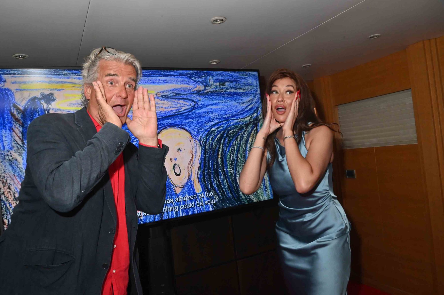 Documentary Director Le réal sur Edward Munch Arné Steckmest et Sabrina Dubois posent avec le cri silencieux