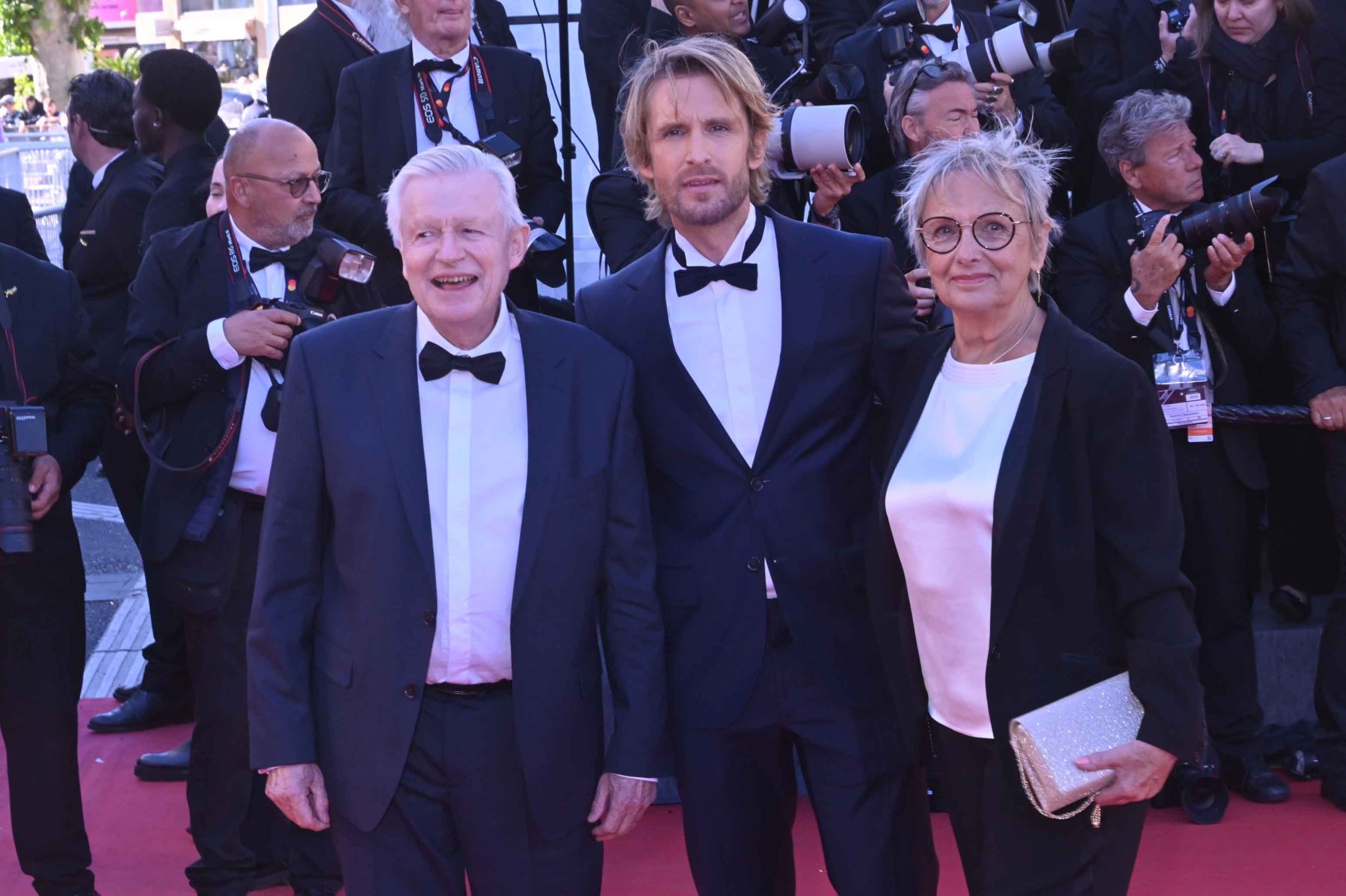 En Famille: Philippe Lacheau est venu avec papa Mama!