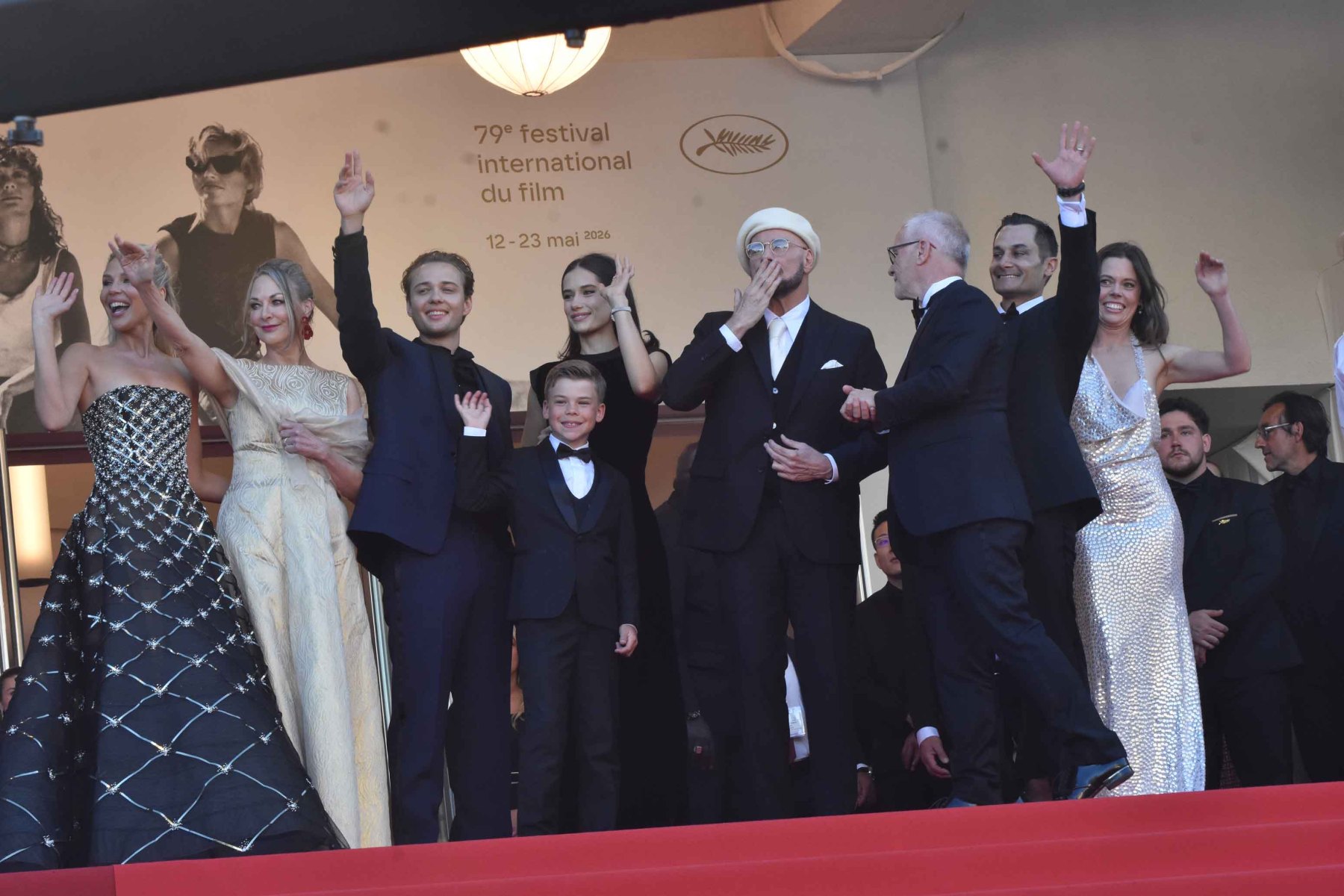 John Travolta et L'Equipe de "Satursday Night Fever" vous kisse !