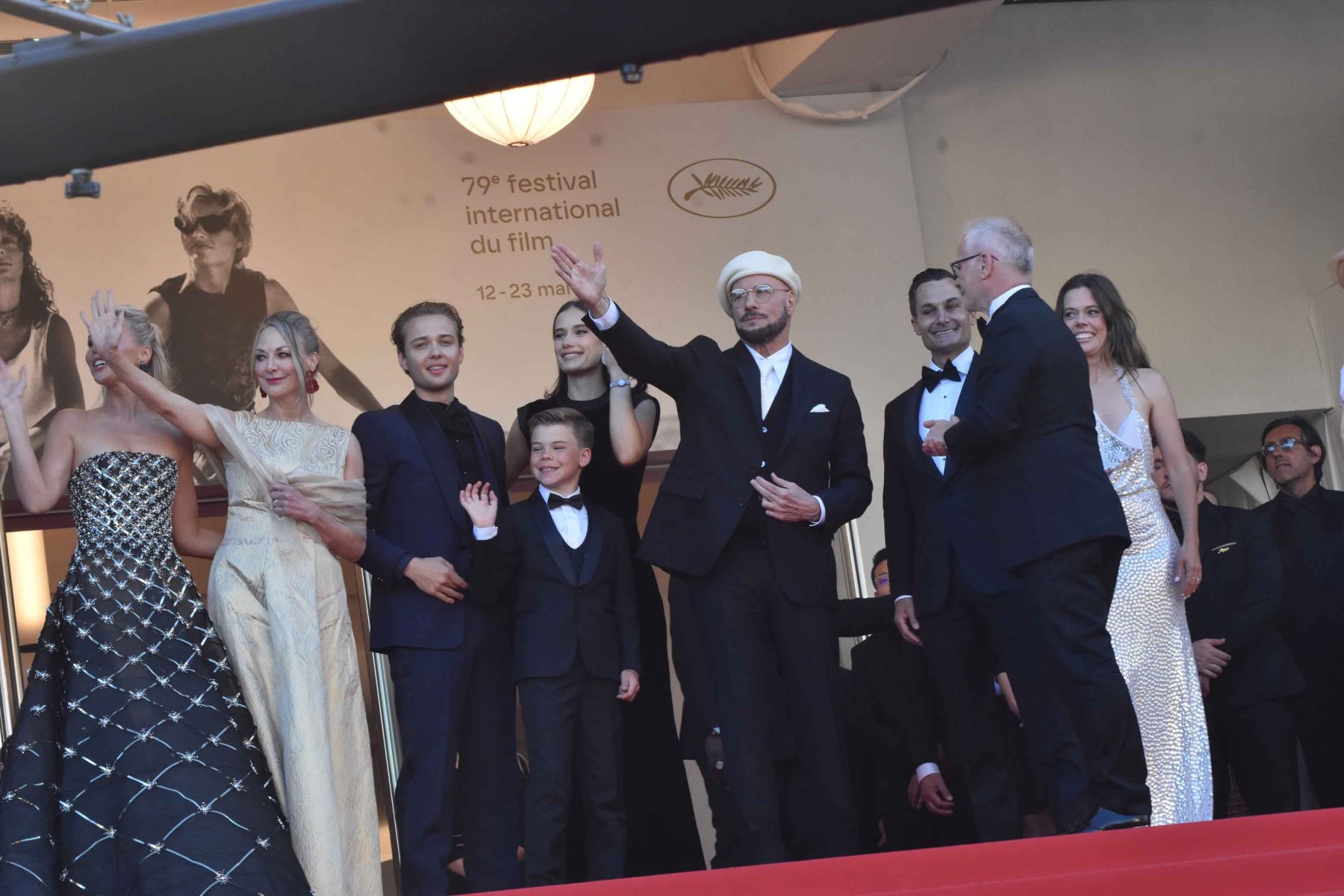 Peuple de Cannes Moi John T. vous salue!!
