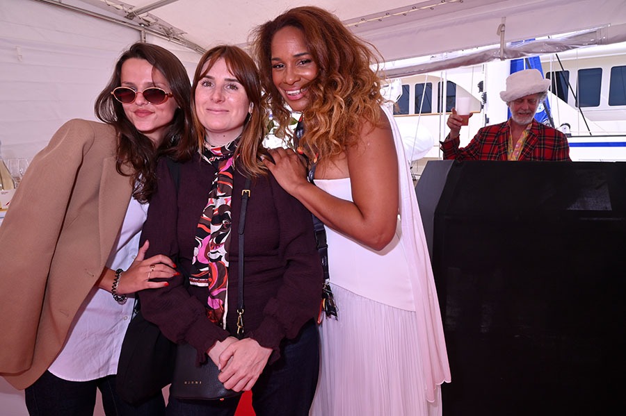 MASQLYPARTY Julie Oberti, Eleonore Heuze (Cest son nannive) And Alicia Fall
