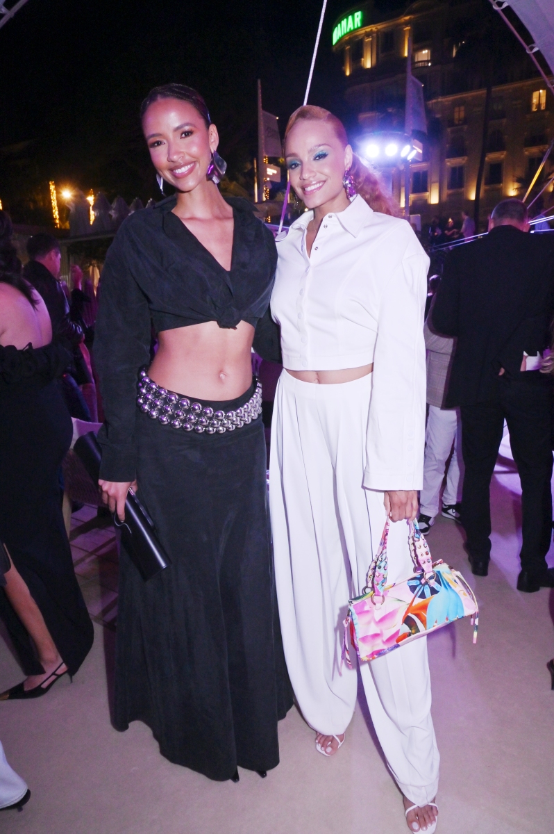 AKILI PARTY Florilège de Misses Flora Coquerel et Alicia Aylies !!