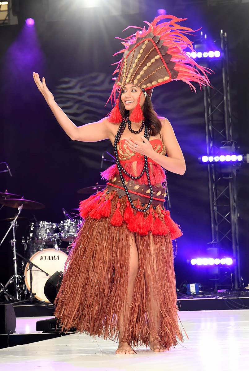 Miss France Vaimalama Chaves danse Le Tamure le fameux Twist Tahitien