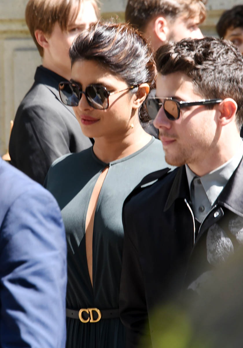 Priyanka Chopra bien escortée par Nick Jonas