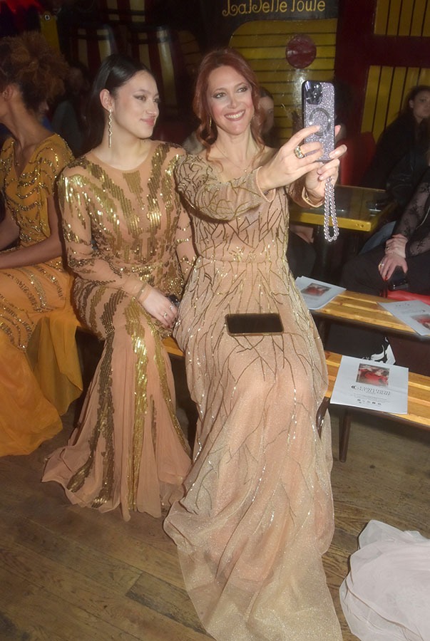 Lili Lou et Sandra Lou, sisterfient