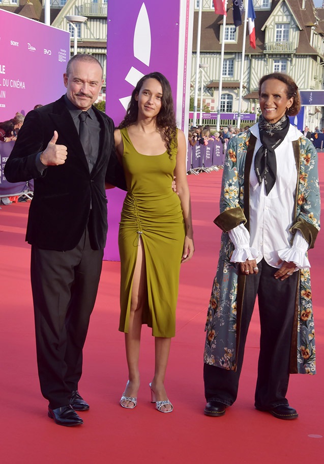 Bunker Première Vincent Perez avec la prometteuse Tess et Karine Silla