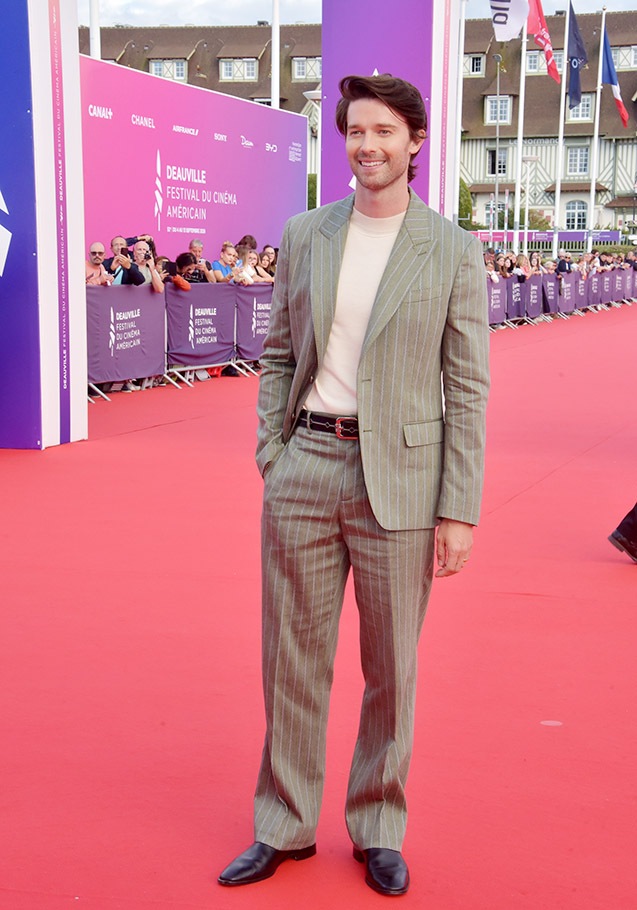 Schwarzy JR saute en plain pieddans le red carpet !!