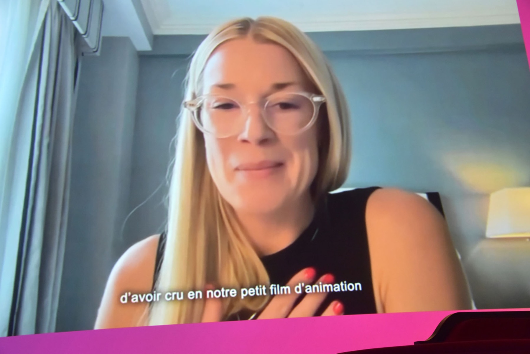 La realisatrice Leah Nelson de "Meli Melo le dessin animé doublement primé remercie le jury et le public par visio conférence