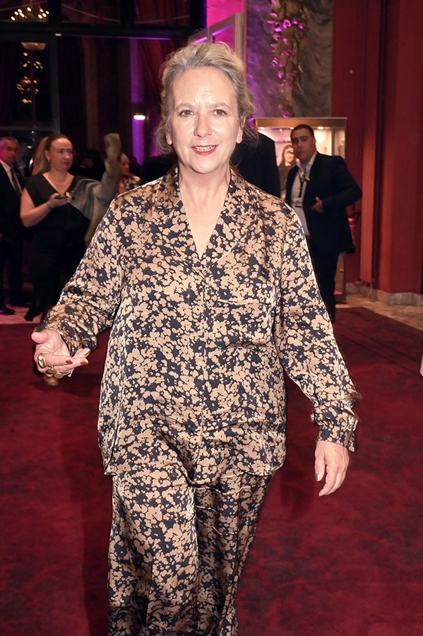 Cecile Maistre fait tapisserie dans le pyjama préféré de son papa Claude Chabrol
