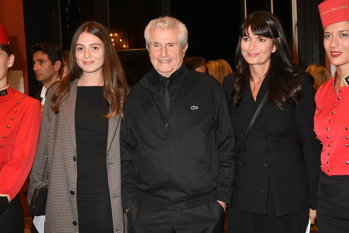 Claude Lelouch bodyguardé par sa compagne Valerie Perrin et sa belle fille Tess Lauvergne