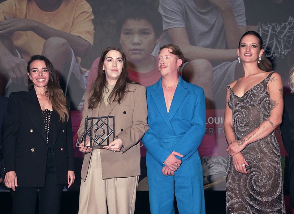 Elodie Bouchez, Eddy de Pretto et Agathe Rousselle vont remettre un des deux prix que recevra Gina Gammell co réalisé avec Riley Keough (Caméra d'or à Cannes) sur les jeunes indiens de la tribu Lakota